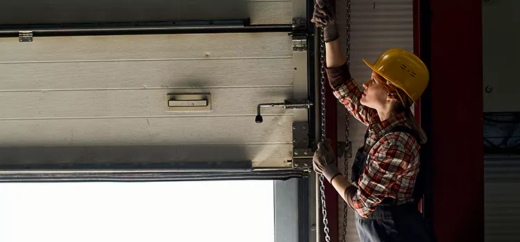 Addressing Common Garage Door Stoppage Issues in Chicago, IL